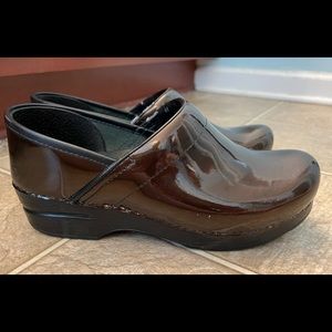 Dansko Brown clogs - size 39 - rarely worn